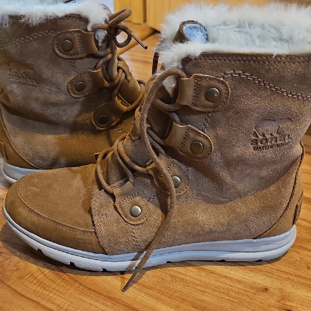 Sorel Brown Winter Boots with Faux Fur Lining